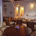 Mali 公寓式酒店 Siğacık