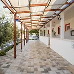 Mali 公寓式酒店 Siğacık